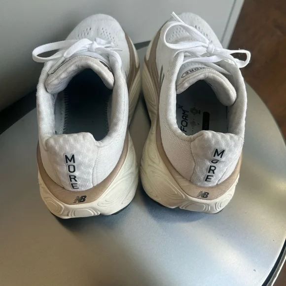 White and Tan Athletic Sneakers New Balance - Picture 2 of 8